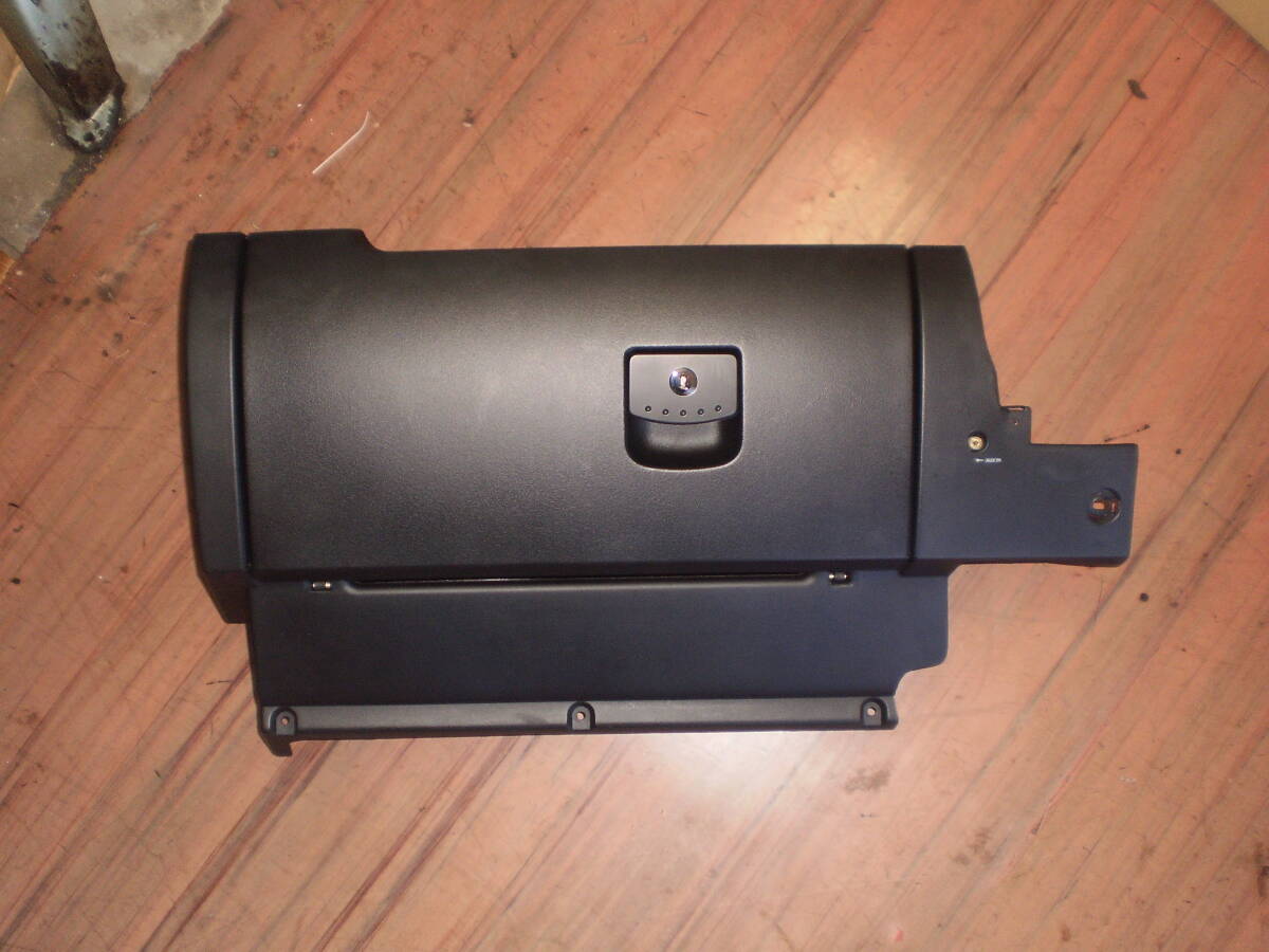 ニュービートル 後期 グローブボックス 黒拍卖