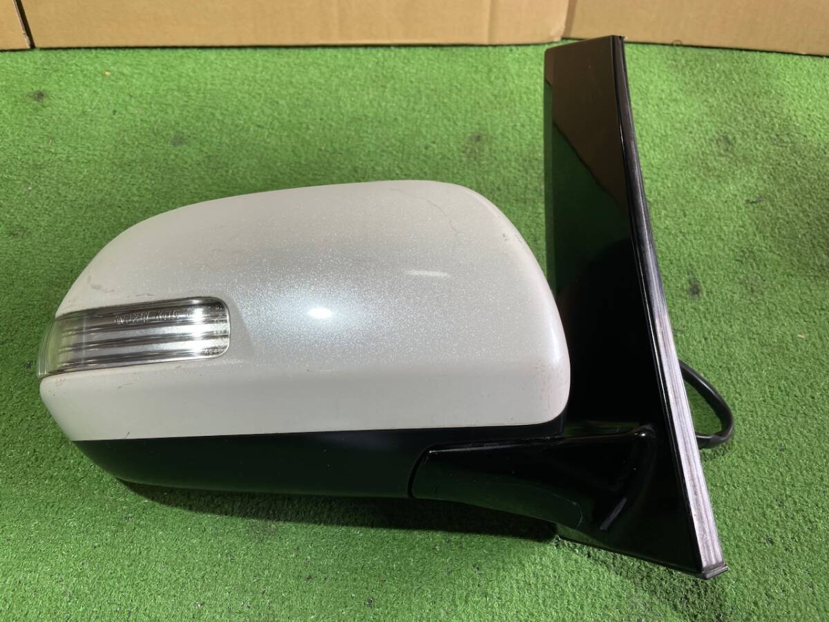 ヴェルファイア アルファード ANH20W ANH25W GGH20W 20系 純正 右 ドアミラー カラー 070 動作確認済み 。。10605拍卖