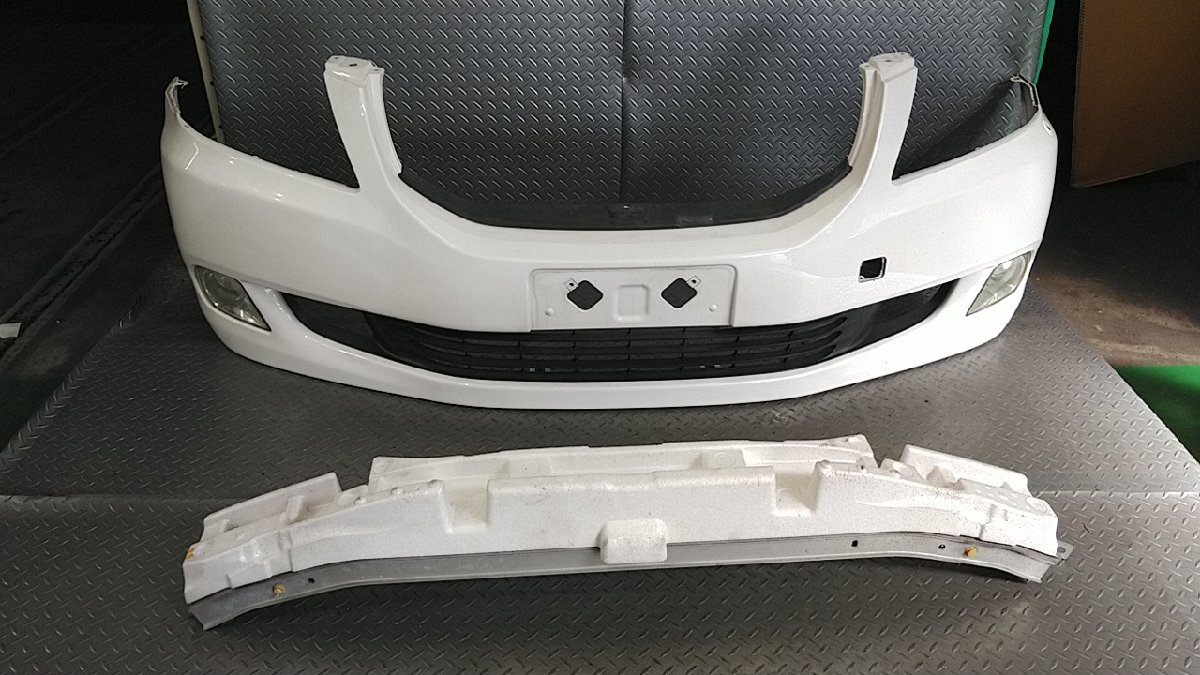 URS206 クラウン・マジェスタ 純正 フロントバンパー 52119-30A80 ホワイトパール/062 ☆個人宅発送不可☆拍卖