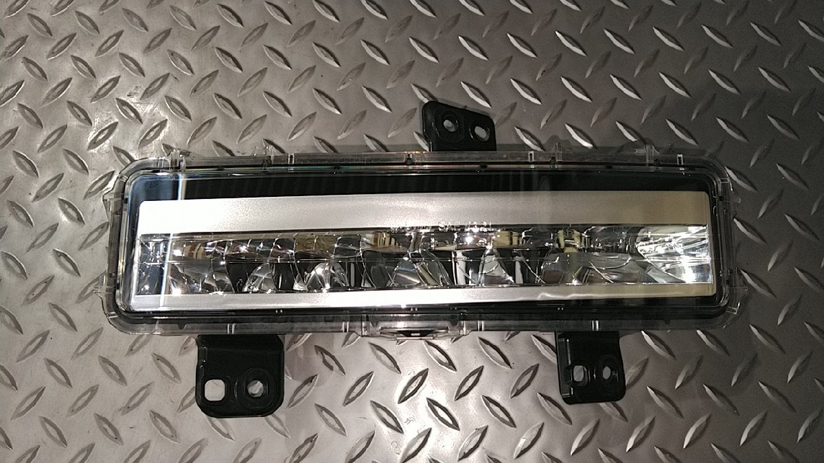 オーラ・NISMO FE13 純正 右フォグランプ LED 26150-6XS0A拍卖
