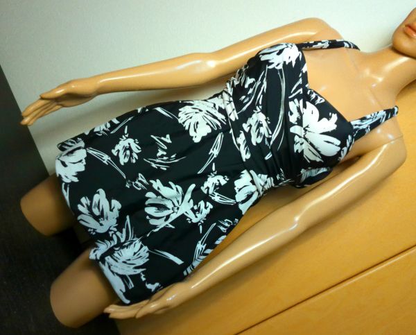 中古品☆ブラカップワイヤーあり♪花柄ツルツルスカート付き水着Mサイズ 水着&レオタード3着まで同梱可 出品商品10点落札送料無料拍卖