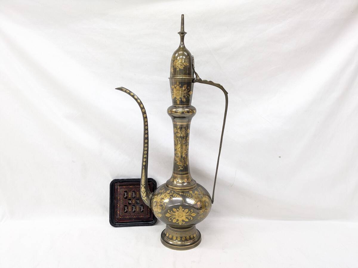 O04) アンティーク 彫金 水差し 水さし MTC 工芸品 MEDE IN INDIA 高さ:約60cm 重さ:2138g拍卖