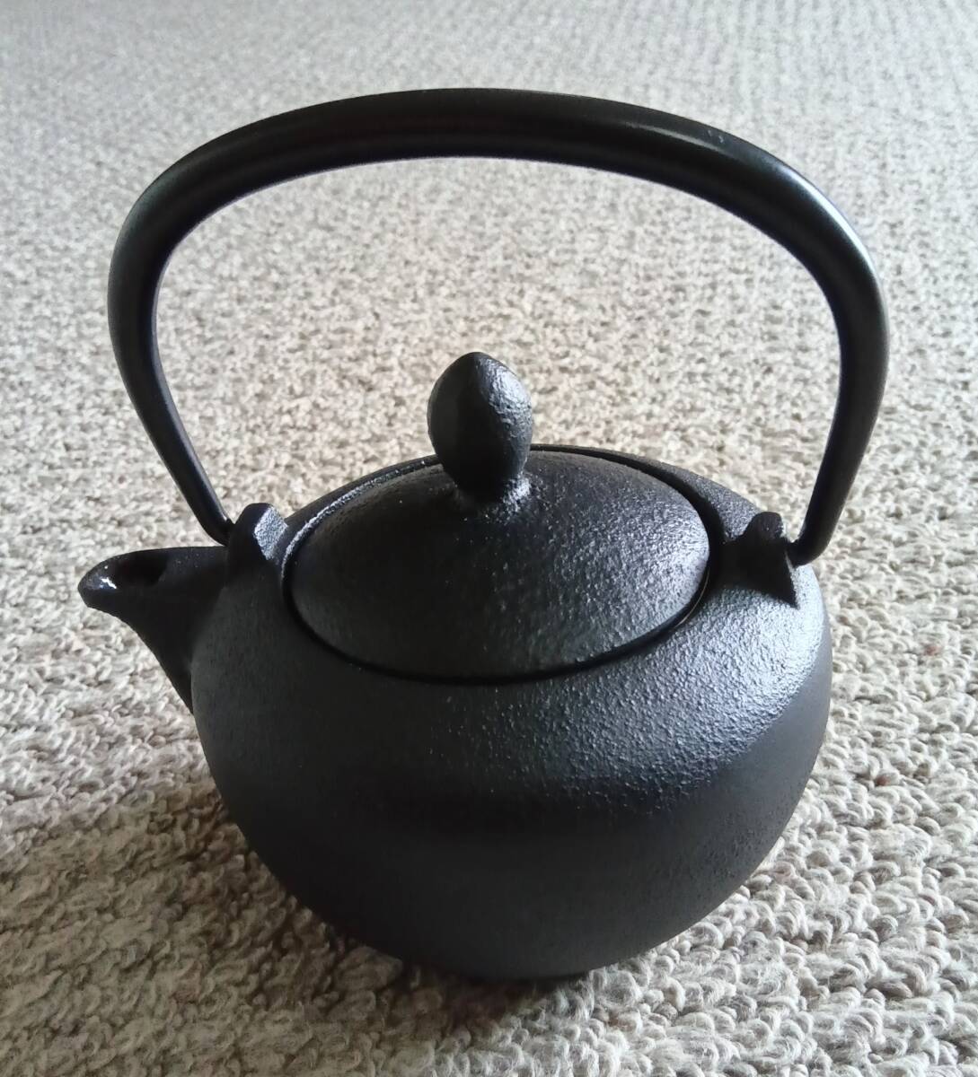 岩鋳☆鉄瓶☆南部鉄器☆茶器☆日本製☆急須☆茶こし付き拍卖