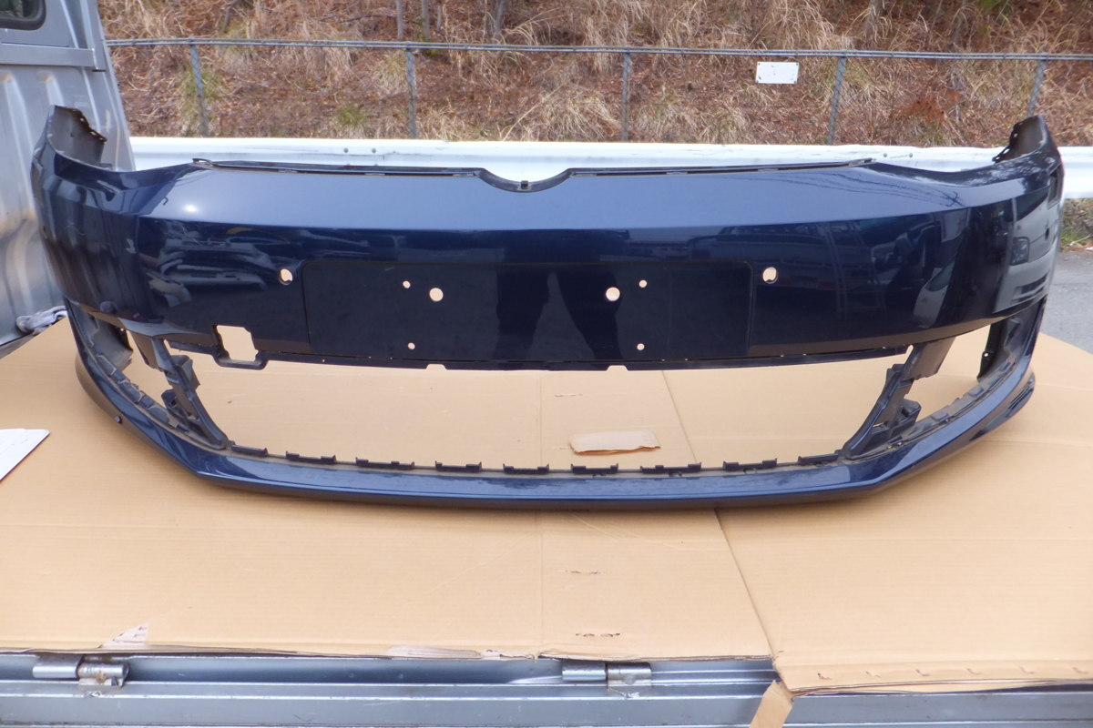 フォルクス・ワーゲン 7N系 純正 フロントバンパー 7N0 807 221 黒 TBP606拍卖