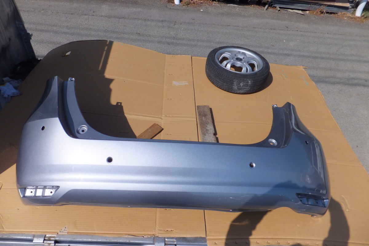 ホンダ フィット GR1 純正 リアバンパー 51501-TEA-J000 シルバー TBP641拍卖