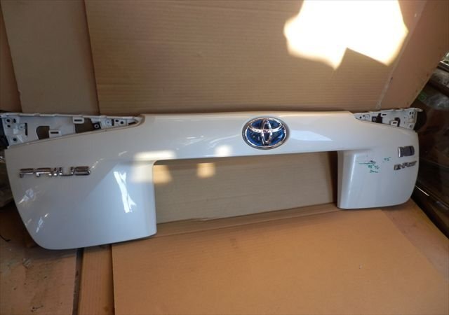 トヨタ プリウス 50 リア ガーニッシュ 76801-47170 白 ZEP416拍卖