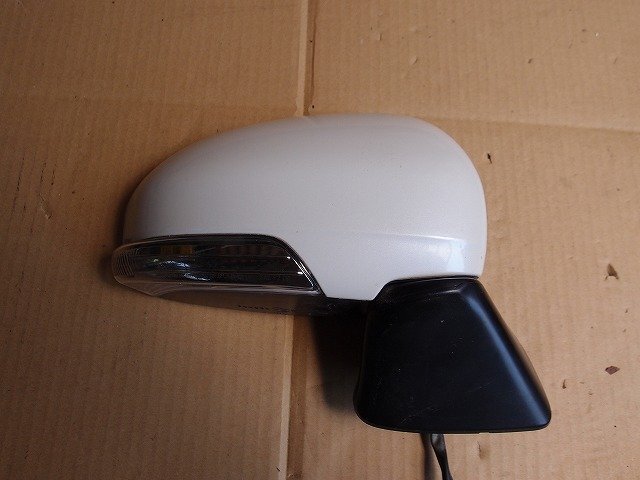 ☆ トヨタ RACTIS ラクティス NCP120 / NCP125 電動ドアミラー 右側 運転席側 MURAKAMI 9851 白 ZEP779拍卖