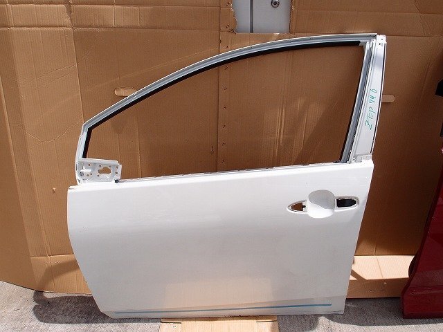 ☆ トヨタ 車種不明 助手席ドア フロント 左ドア パネル 白 ZEP796拍卖