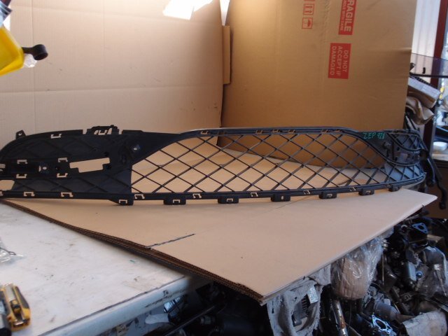 ☆ ルノー Renault 純正 フロント グリル ラジエーター グリル 622540013R ZEP928拍卖