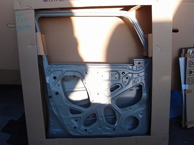 ☆ スズキ HUSTLER ハスラー 純正 フロント 左ドア 助手席ドア 未使用品 修理用 ZEP733拍卖