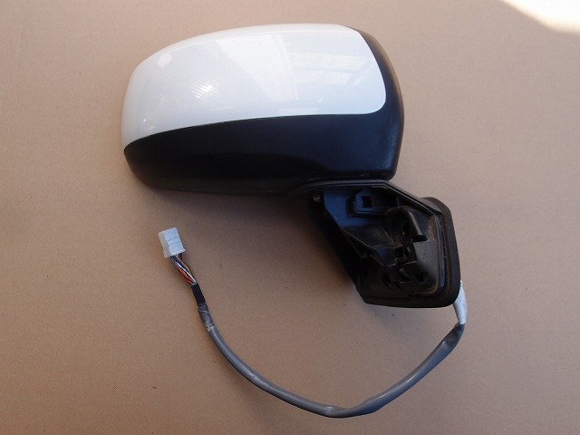 ☆ ダイハツ MOVE ムーヴ LA100S 電動ドアミラー 右 運転席側 87910-B2B80-04 白/黒 ZEP964拍卖