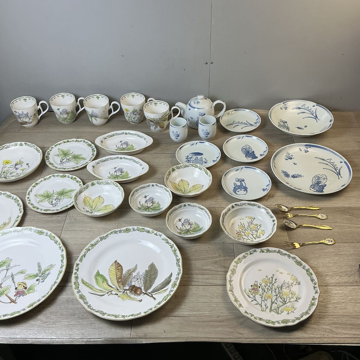 do381 Noritake ノリタケ となりのトトロ 食器 20点以上 スタジオジブリ マグカップ 皿 スプーン 湯呑 急須拍卖