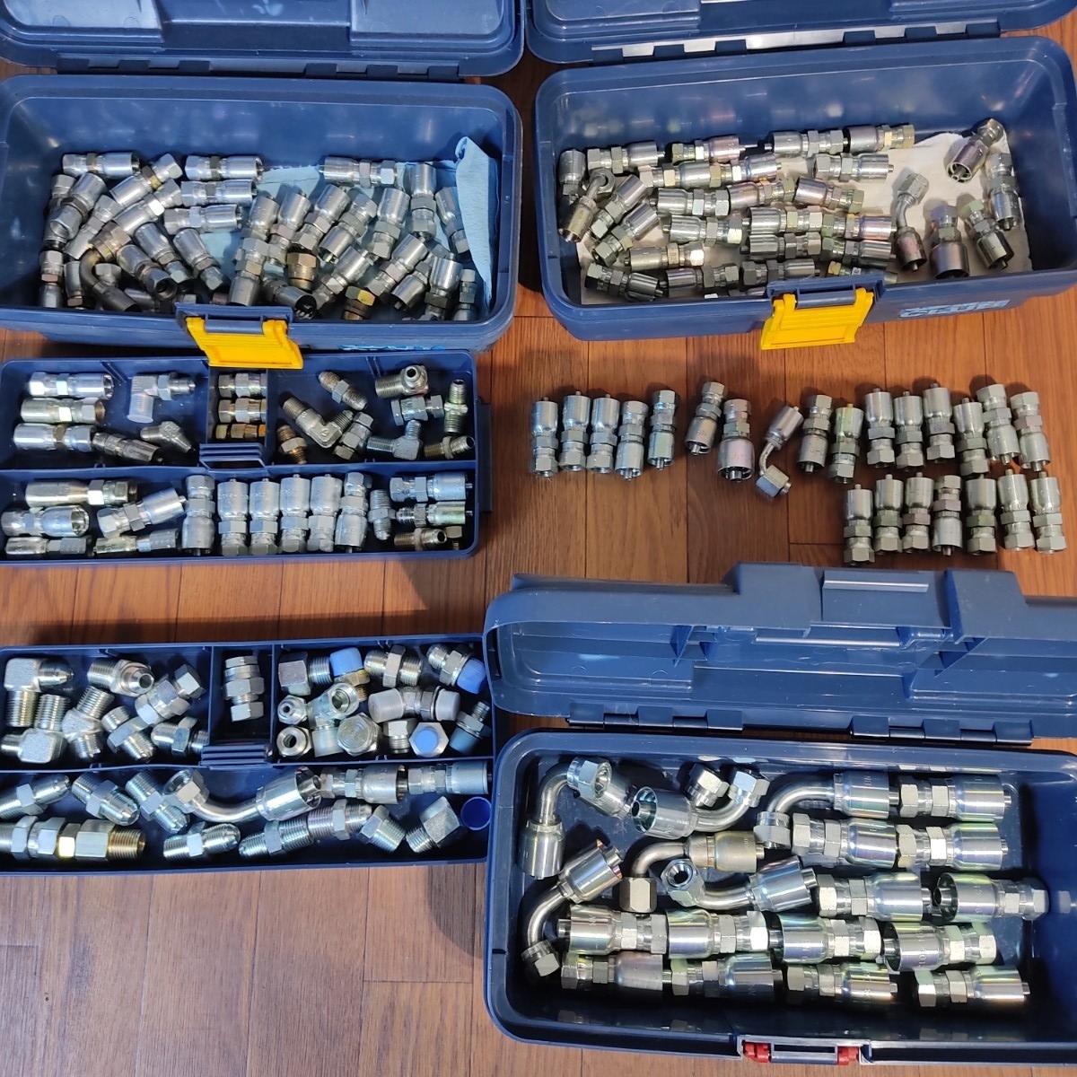 oo253 油圧ホース屋引退品 ホース金具 口金 約17kg(ケース込)6013-04 6013 6AAB 6013-0604 等 拍卖