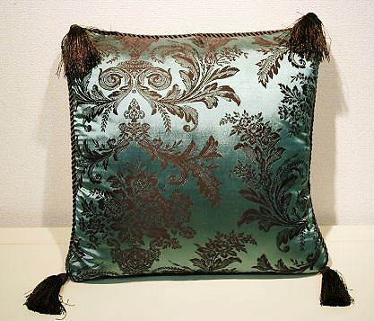 輸入雑貨 クッション ジェニファーテイラー Jennifertaylor Carlisle カーライル ブルー リビングスタジオ エレガント タッセル CR-2235拍卖