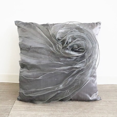 輸入雑貨 クッション シルバー グレー ローズ フリル リビングスタジオ 直輸入 銀 バラ 45X45 1608WUJ012拍卖