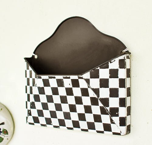 輸入雑貨 レターホルダー ブラック 市松模様 ブリキ リビングスタジオ 直輸入 アイアン アンティーク風 壁掛け アレンジベース CIL-113拍卖