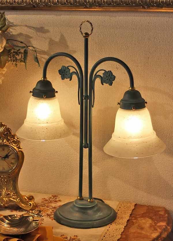 輸入雑貨 ランプ テーブルランプ 2灯 スタンド リビングスタジオ 直輸入 アンティーク 青銅風 ブロンズ風 ガラスシェード TL4 送料無料拍卖