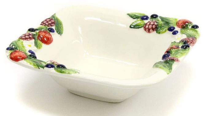 イタリア製 輸入雑貨 深皿 ベリー柄 プレート 角皿 リビングスタジオ 直輸入 サラダ ボウル 小鉢 パスタ バッサーノ 陶器 手描き P2-1700拍卖