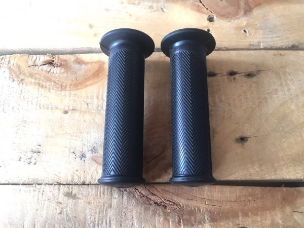 0069 ホンダ ハンドルグリップ 黒 C100 CA100 C102 C105 CM90 CM91 C50 C65 C70 C90 カブ 旧車 cub grip handle black vela_parts拍卖