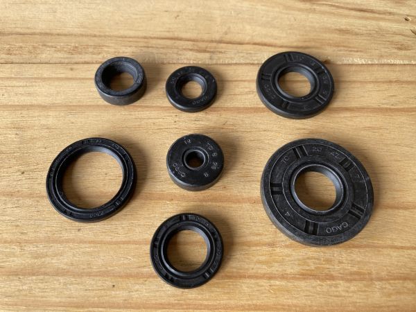 0270 ホンダ ラバー エンジンオイル シール c92 c95 ca95 cb92 旧車 honda rubber Engine oil seal set cover vela_parts拍卖