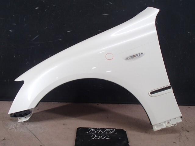 クラウン  GRS183 フロント左フェンダー 062 53812-30A00拍卖