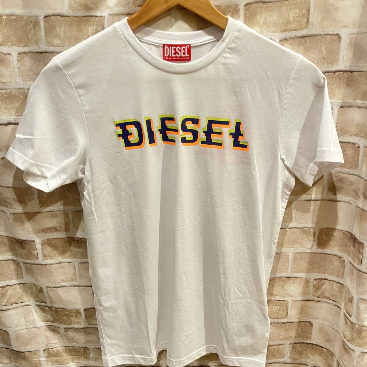 ★新品未使用/DIESEL/価格6600円★タグ付 キッズDIESEL ビックロゴ グラフィック コットン 半袖Tシャツ 12Y拍卖