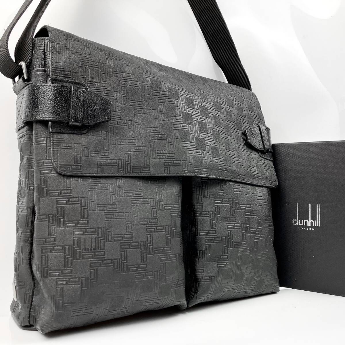 美品 dunhill ダンヒル ビジネス バッグ ディーエイト ショルダー ブリーフケース A4可 クロスボディ エンボス 総柄 PVC レザーメンズ 黒拍卖