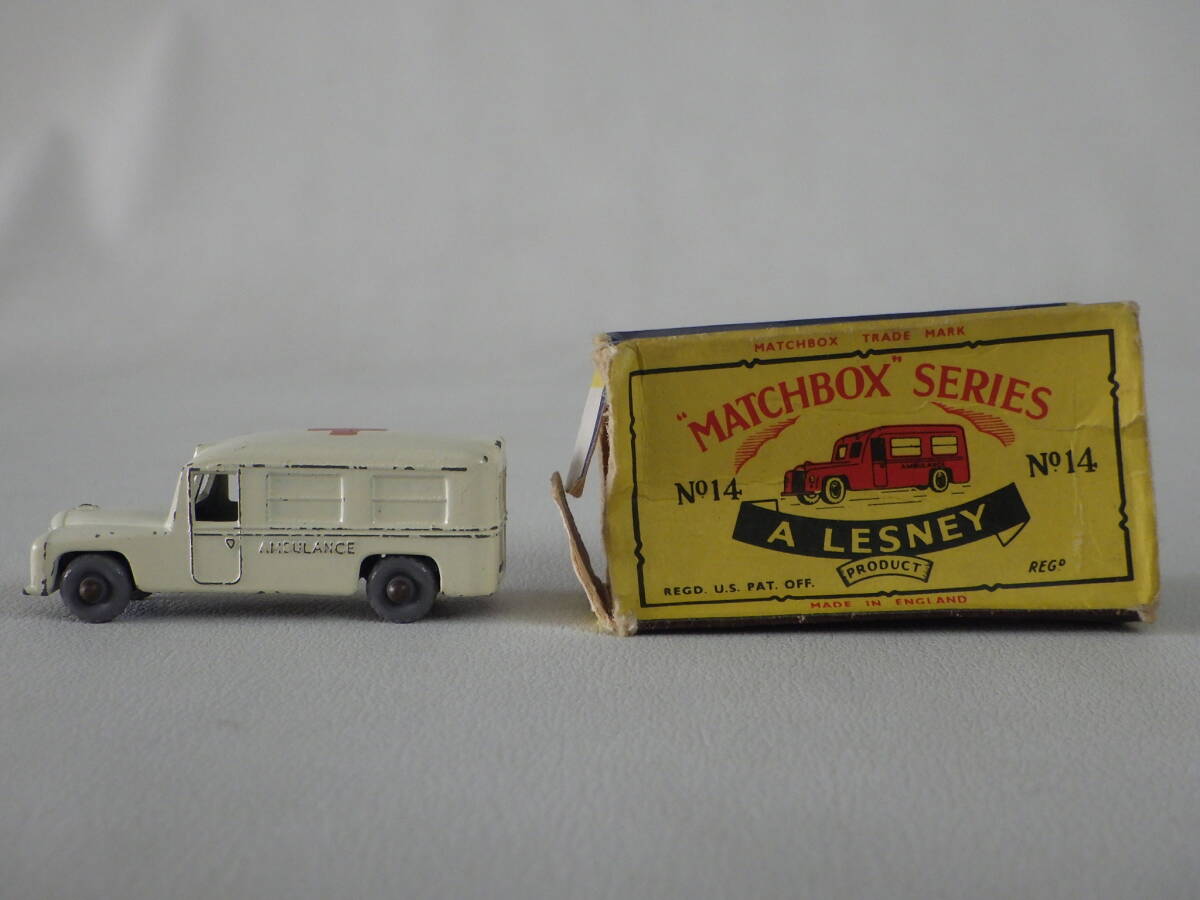 蔵出◆ ミニカー8 LESNEY レズニー No.14 Daimler Ambulance 救急車 箱有り状態は悪い ◆ 当時物 英国 マッチボックス コレクション品 拍卖