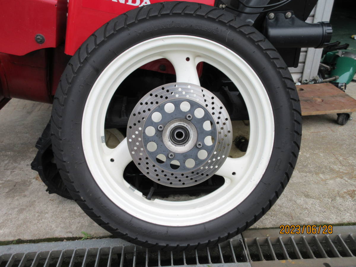 更に値引き★売切り・リヤホイール★スズキ・バンデットGSF250・GJ74A★中古パーツ!廃盤品!入手困難部品!拍卖