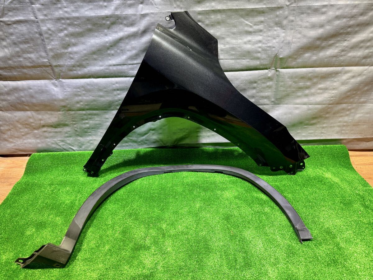 レクサス RX450h バージョンL 後期純正 右側フェンダー付き フェンダー アーチ モール カラーコード 223 DAA-GYL20W/GYL25W AGL20W/AGL25W拍卖