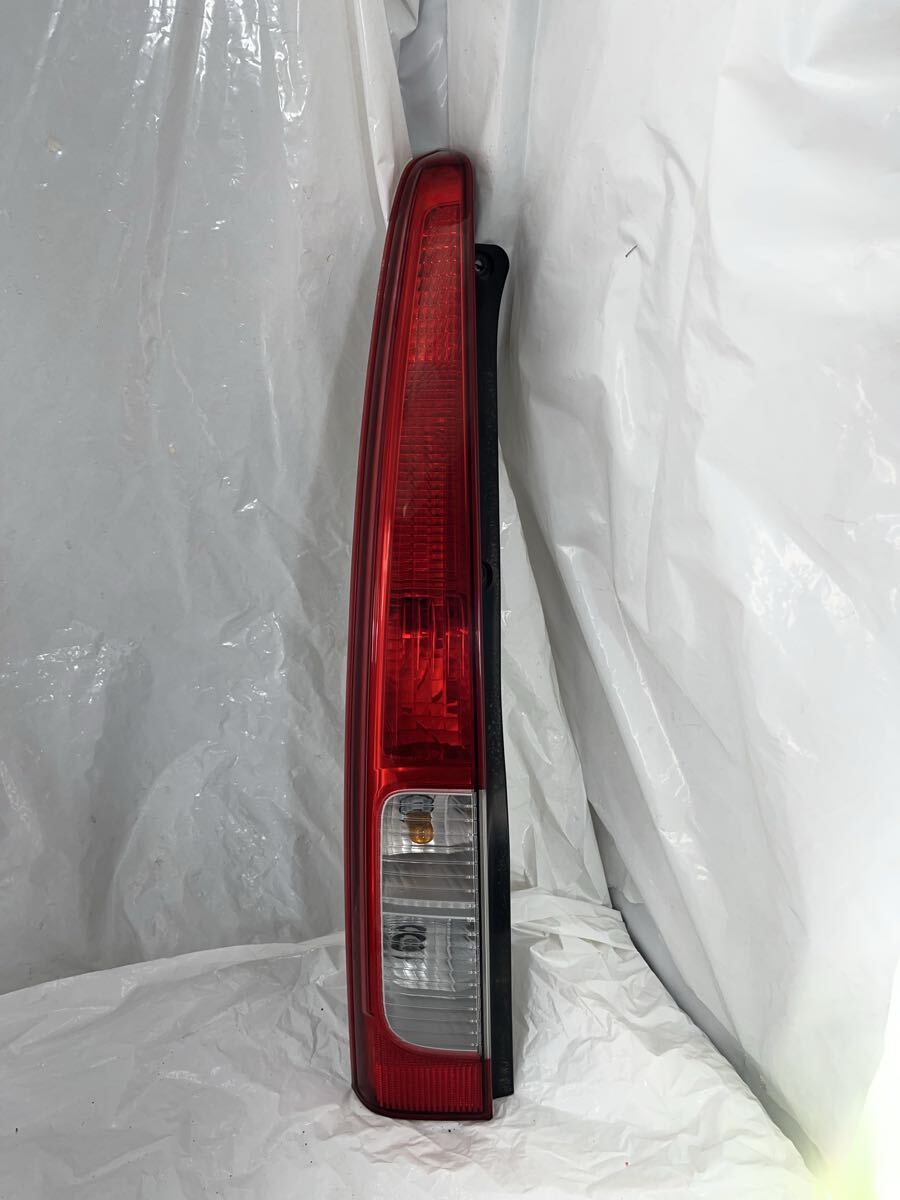 i10.8 ムーヴ L175S 左テールランプ D047 左側 助手席側拍卖