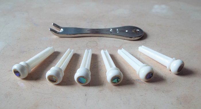 送料無料!■ 6ピース 骨製 ギター ブリッジピン アコースティックギター 交換部品 貝付 ピン抜き付 ■拍卖