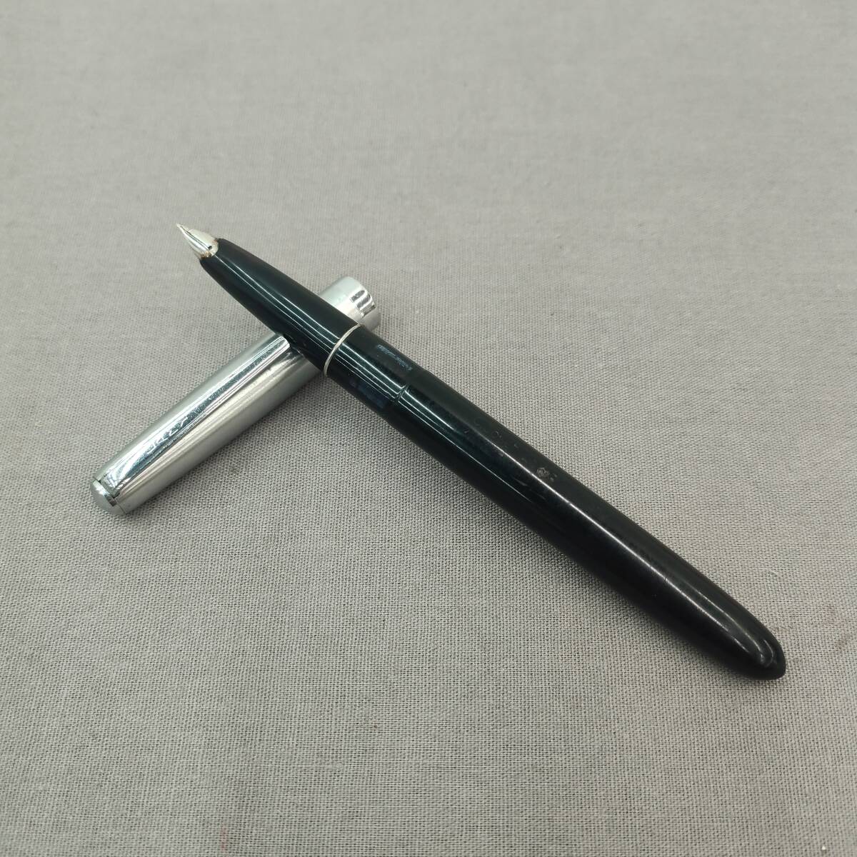 071024 GZ-08023 LAMY(ラミー) 万年筆 ドイツ製 ブラック×シルバーカラー インクなし 筆記具 ジャンク品拍卖