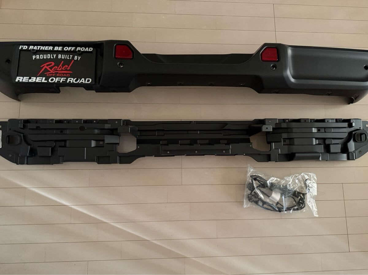 希少 MOPAR北米純正 JLラングラー用 プラスチック製リアバンパー セット拍卖