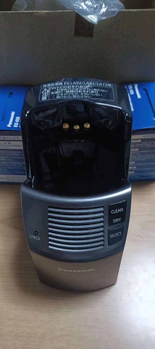 パナソニック シェーバー 洗浄機本体 ESLA92K4217N 洗浄剤 ES035 6個付きラムダッシュ拍卖