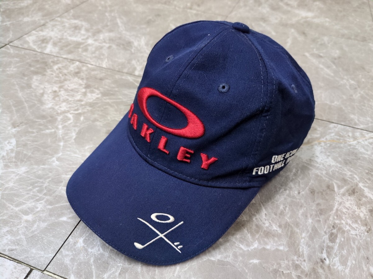 18.オークリー ゴルフ 刺デカロゴ 3D立体 キャップ 帽子 【OAKLEY】BG FIXED CAP 4.0 ネイビー 可変式 面ファスナー 約~60cm x305拍卖