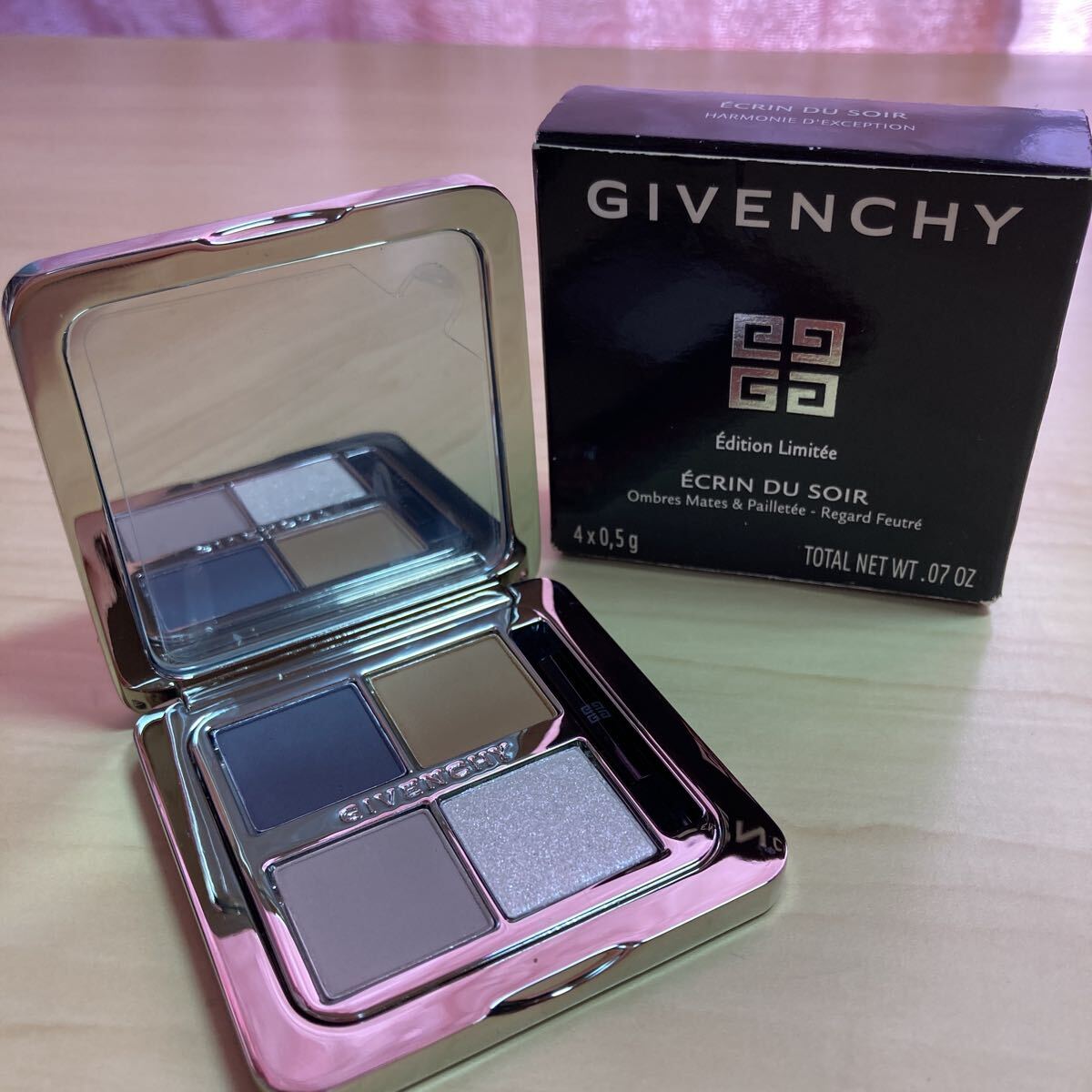 未使用 ジバンシー エクラン ドゥ ソワール ハーモニー エクセプション アイシャドウ 0.5g×4 デパコス コスメ GIVENCHY EYESHADOW拍卖