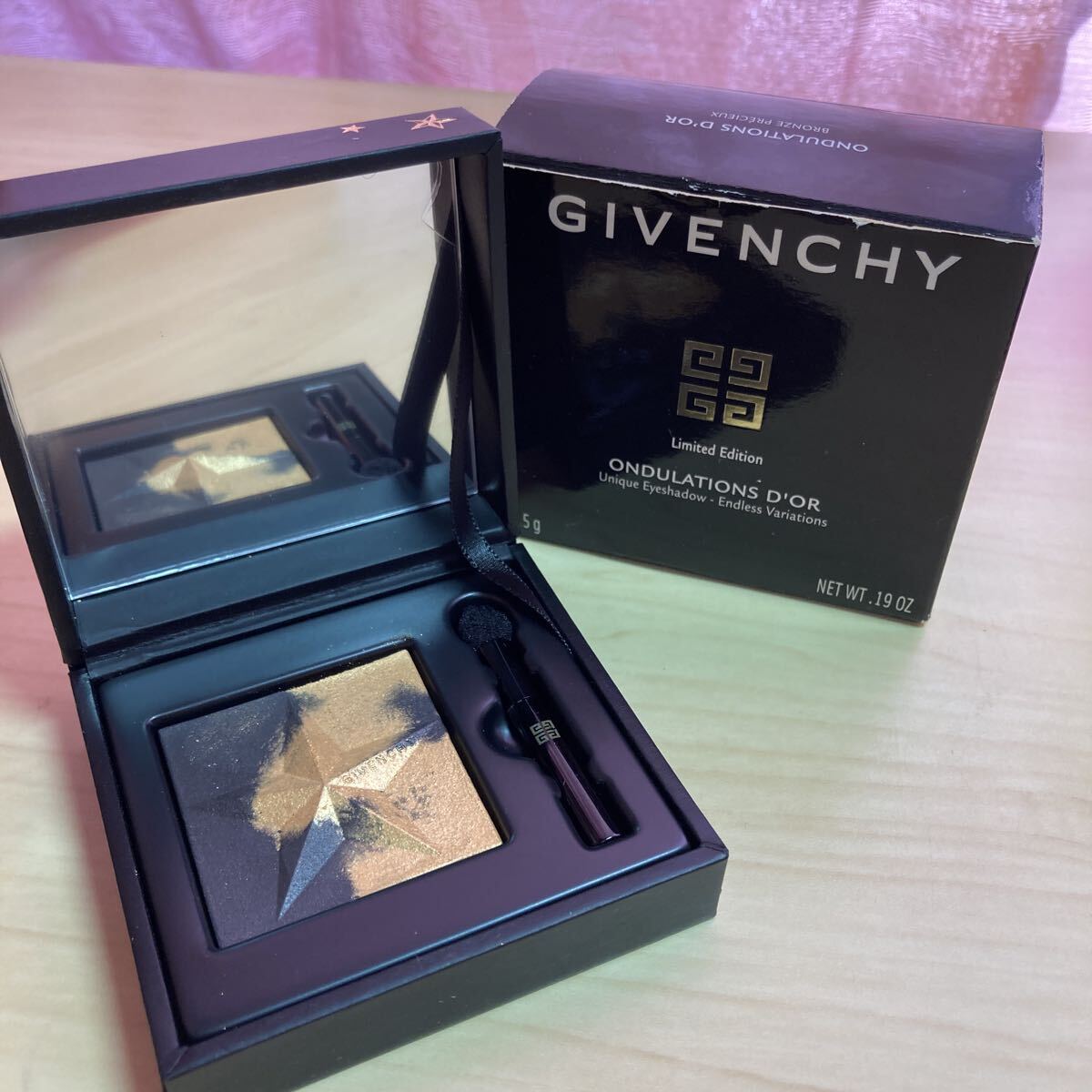 未使用 ジバンシー オンデュラシオン ドー アイシャドウ 5.5g デパコス コスメ GIVENCHY ONDULATIONS D’OR ブランド ゴールド 黒拍卖