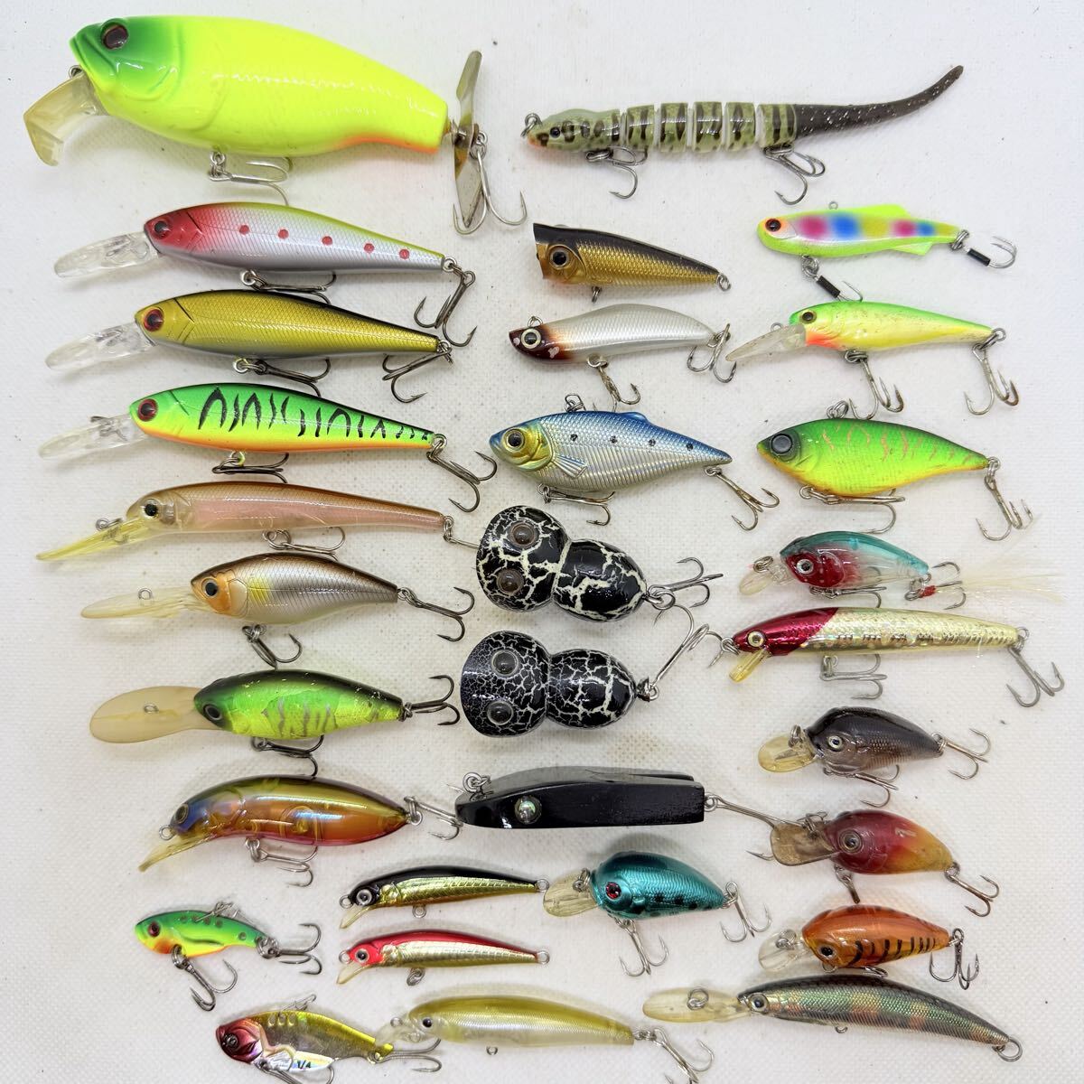 送料無料『バス釣り用 ルアー 30個セット』ルアーセット ミノー ポッパー トップウォーター バイブレーション クランクベイト ⑩11拍卖