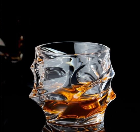 新入荷ウイスキーグラス ロックグラス グラス ウイスキー オシャレガラスグラス クリスタルグラス 320ml2個セット冷酒杯 日本酒 結婚祝い拍卖