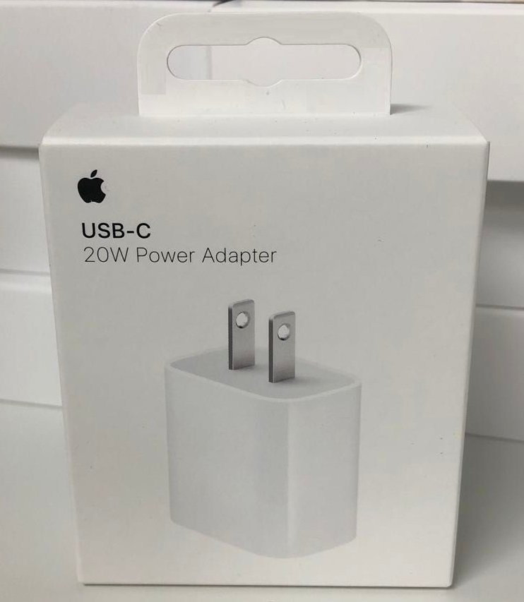 USB-C電源アダプタ アップル純正品高速充電アダプタ 20W Apple iPhone/iPad対応充電器 PD急速充電AC-USB充電器 MWVV3AM/A USB-C 1ポート拍卖