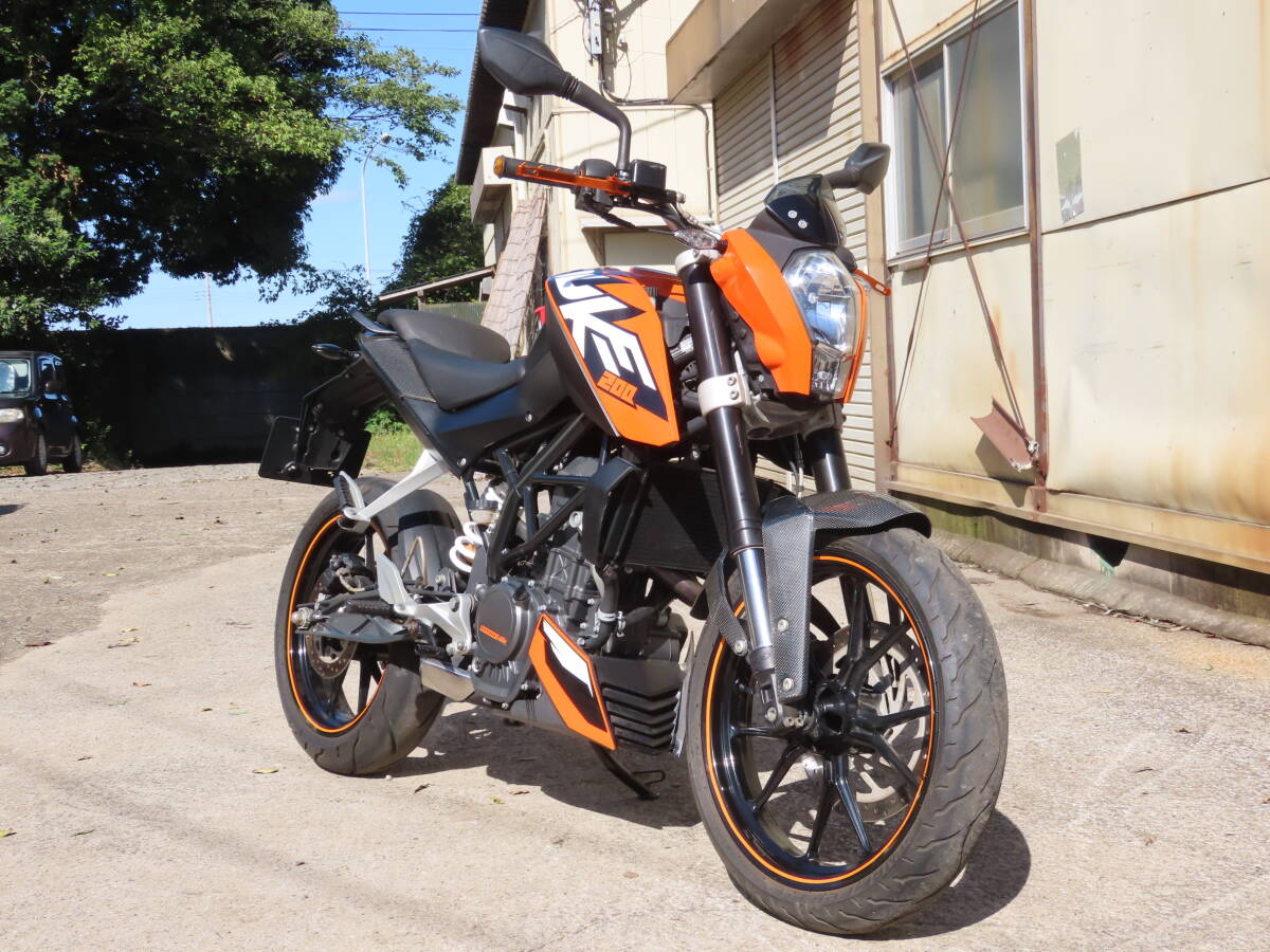 KTM DUKE200 デューク Fi 低走行車 4000キロ台 BASは業者価格にて陸送手配可能拍卖