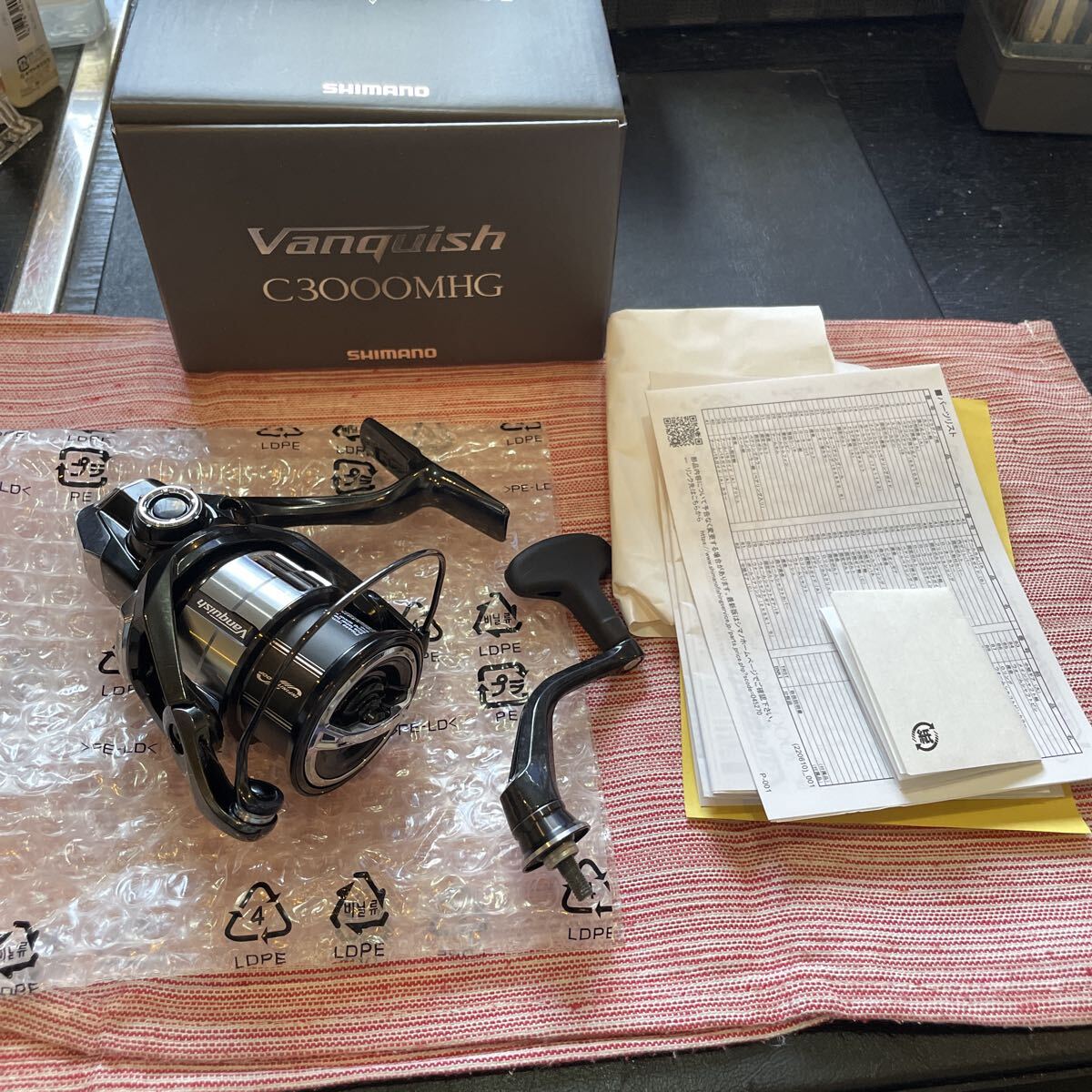 シマノ 23ヴァンキッシュC3000MHG 未使用新品。拍卖