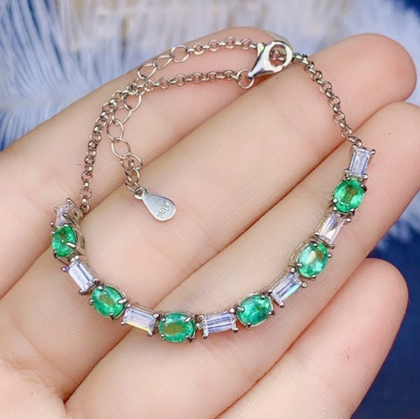 輝く天然エメラルドブレスレット 鑑別付き 新品 100%天然 ナチュラル アクセサリー 宝石 S0z_●3183拍卖