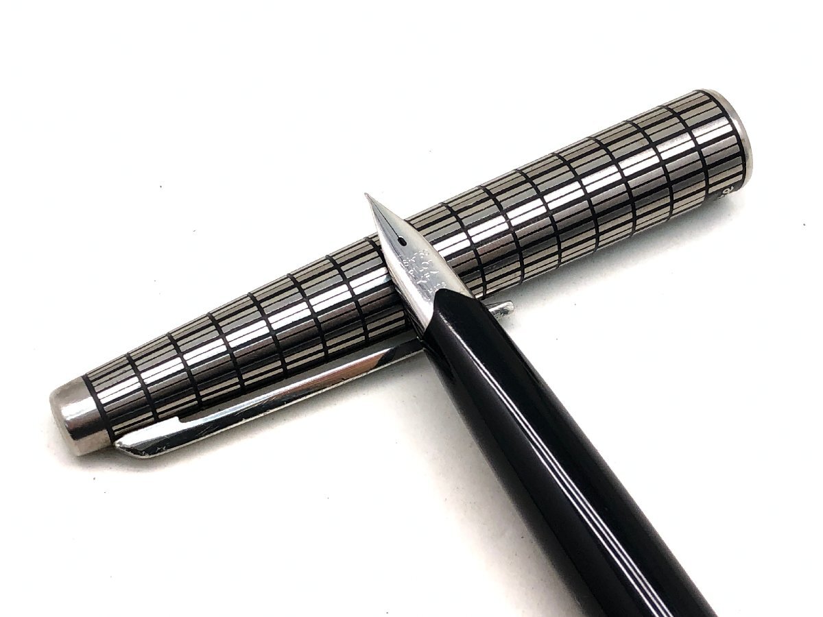 PILOT パイロット エリート 万年筆 ペン先 18K-750 格子柄 シルバー × ブラック 筆記未確認 現状渡し 中古【UW100723】★拍卖