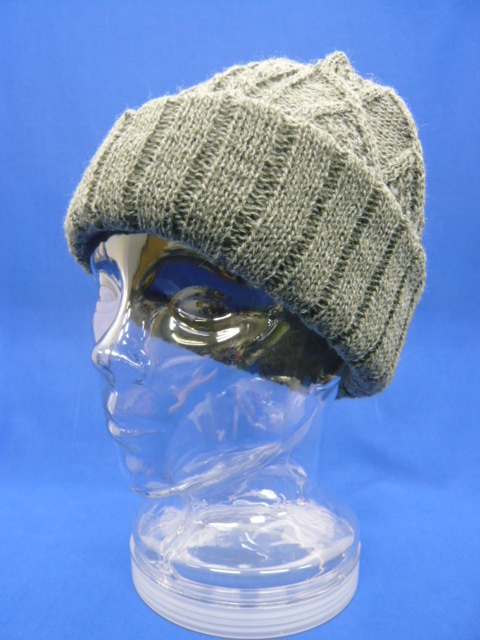 ♪杢糸使用のアラン編みがオシャレなニット帽♪グレー杢拍卖