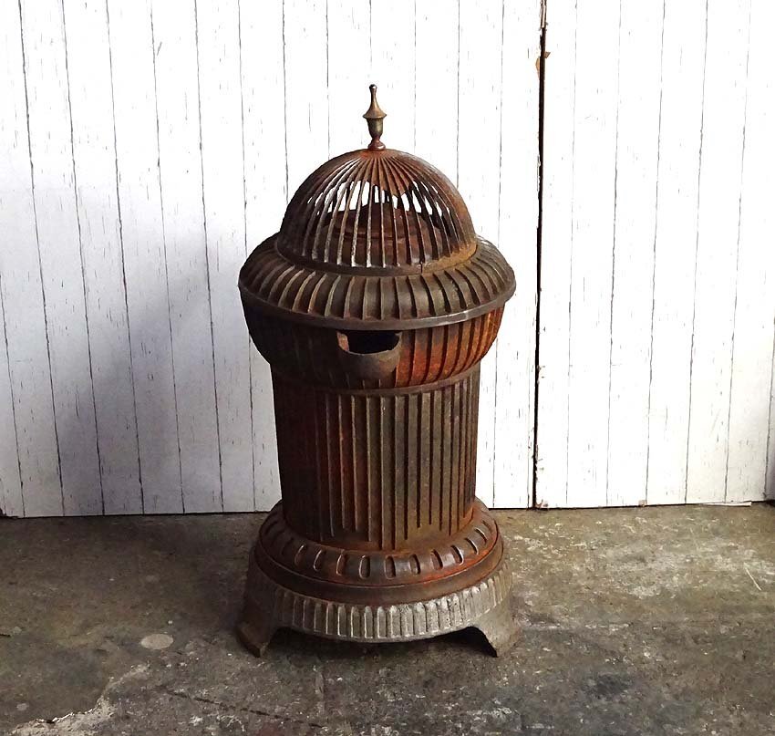 緑屋t■ レトロ 鉄製 薪ストーブ ビンテージ 珍しいフォルム ダルマストーブ 組み立て式 i2s/9-457/31-2#ヤマト180拍卖