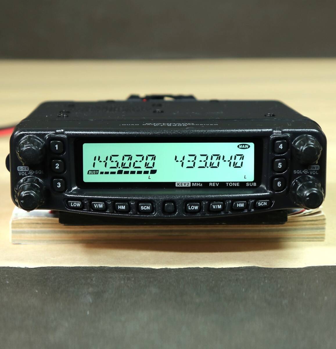 YAESU ヤエス FT-8900H ハイパワー 29/50/145/430MHz 4バンドモービル 高輝度 LED 仕様(検索:TM-941 TM-942 )拍卖