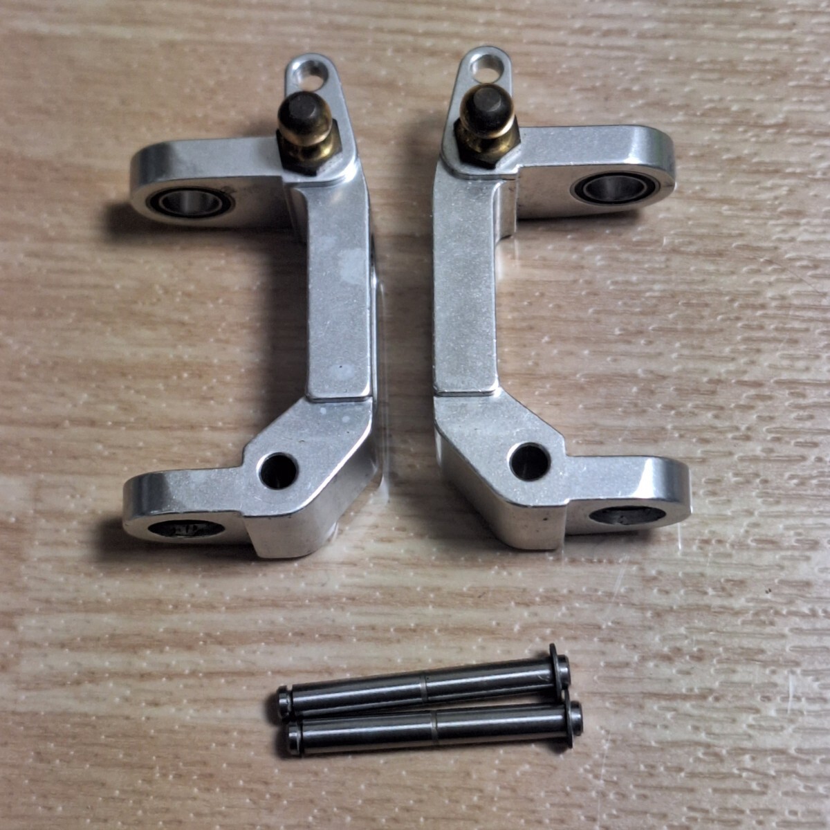 B. タミヤ TA03 アルミ ハブキャリア (TAMIYA RC TA03 オプションパーツ)拍卖