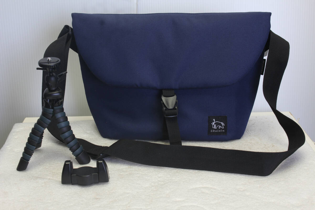 送料無料。HAKUBA ハクバ Chululu (チュルル) ショルダーバック カメラバッグ 三脚付き。管理1‐2510101000t拍卖
